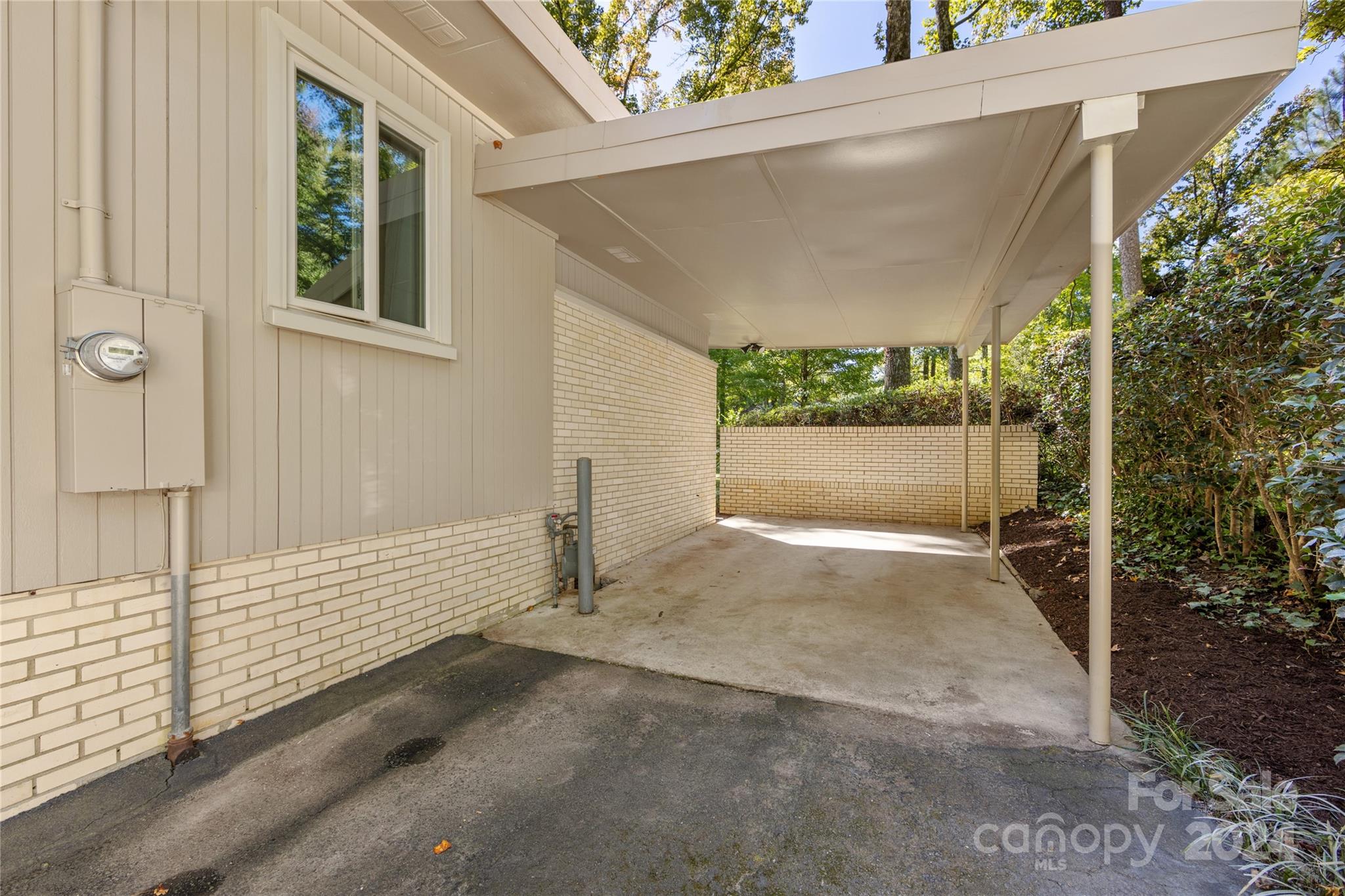 5601 Riviere Drive Charlotte, NC 28211 - Photo 35 of 38 a view of outdoor space and yard
