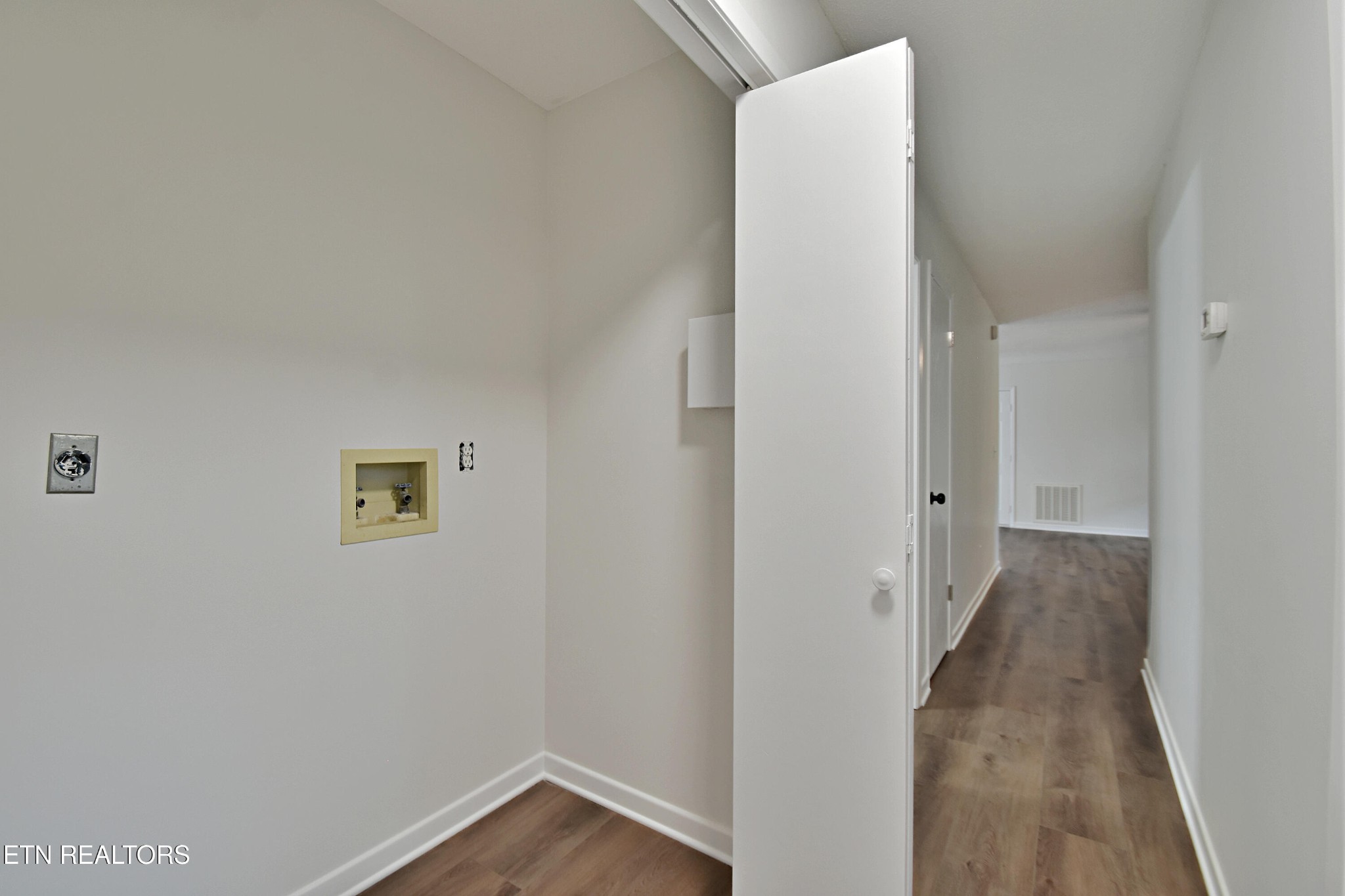1119 Rudd Road Greenback, TN 37742 - Photo 13 of 28 a view of a hallway with closet