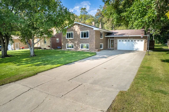 $259,900 | 505 Northern Avenue, Fergus Falls, MN 56537