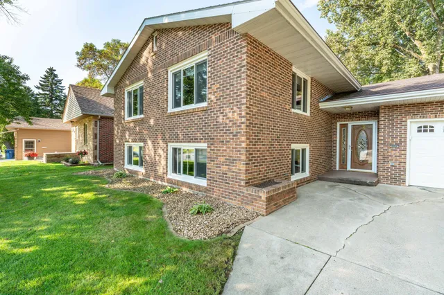 $259,900 | 505 Northern Avenue, Fergus Falls, MN 56537