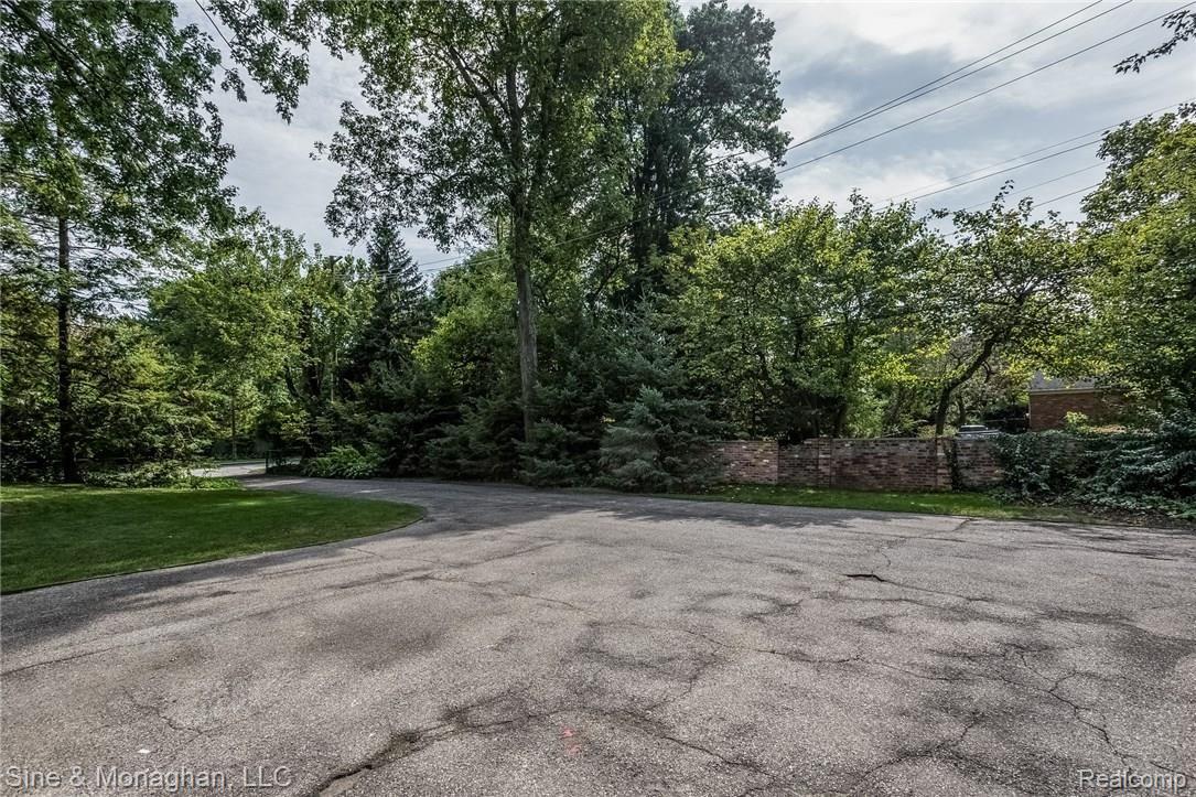 157 Kenwood Road Grosse Pointe, MI 48236 - Photo 76 of 84 076-Exterior-3257611-medium.jpg