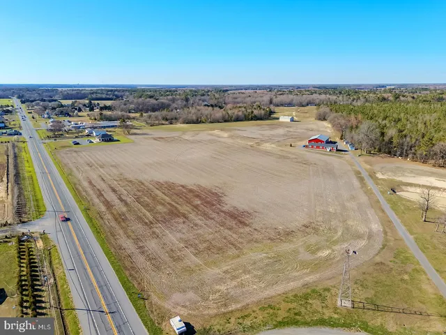 a view of an outdoor space
