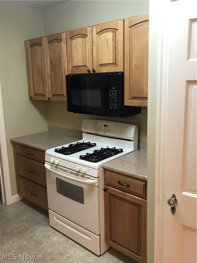 108 Idaho Road Austintown, OH 44515 - Photo 6 of 28