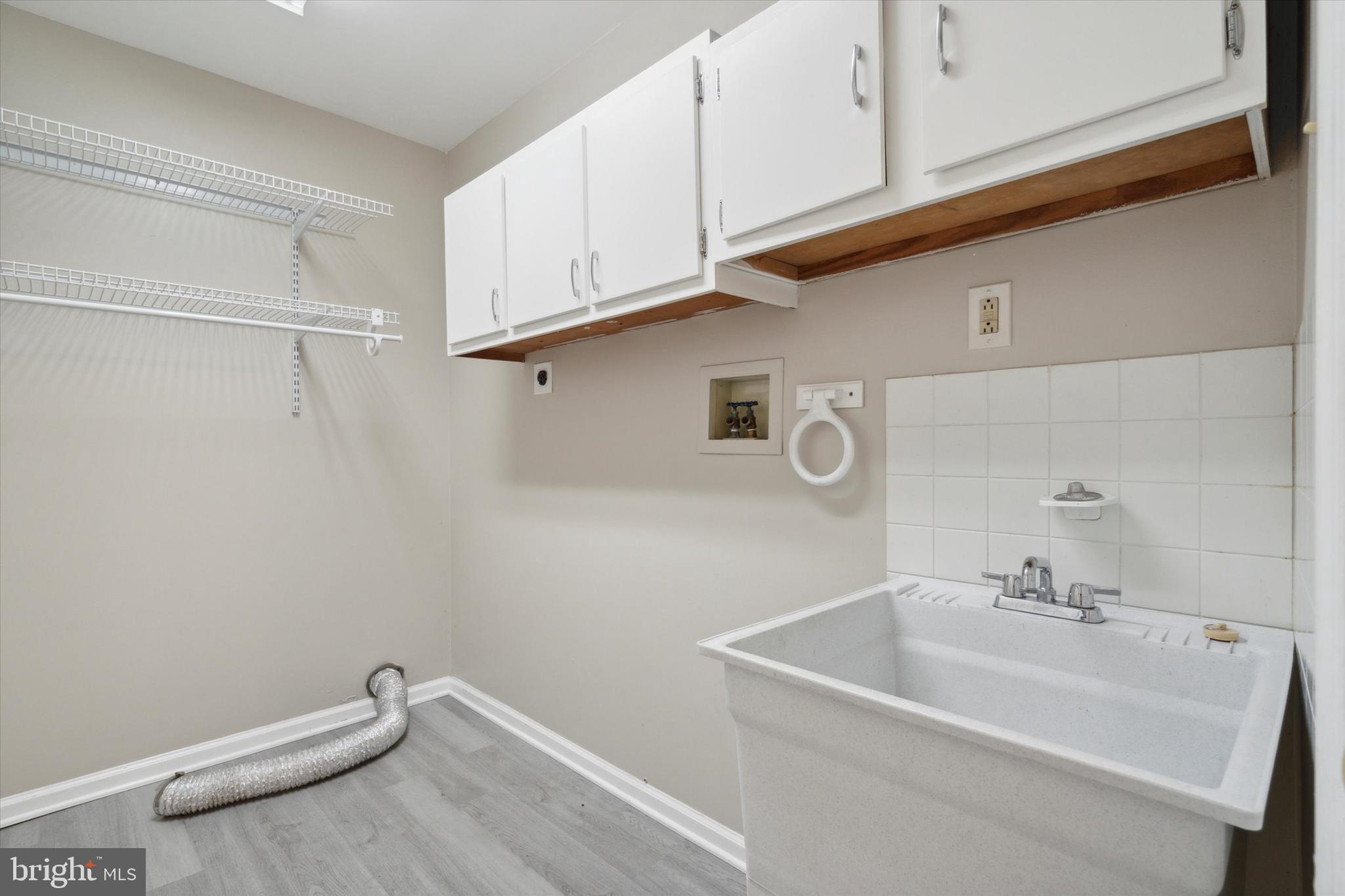 1260 Holly Road Warrington, PA 18976 - Photo 30 of 57 Laundry Room