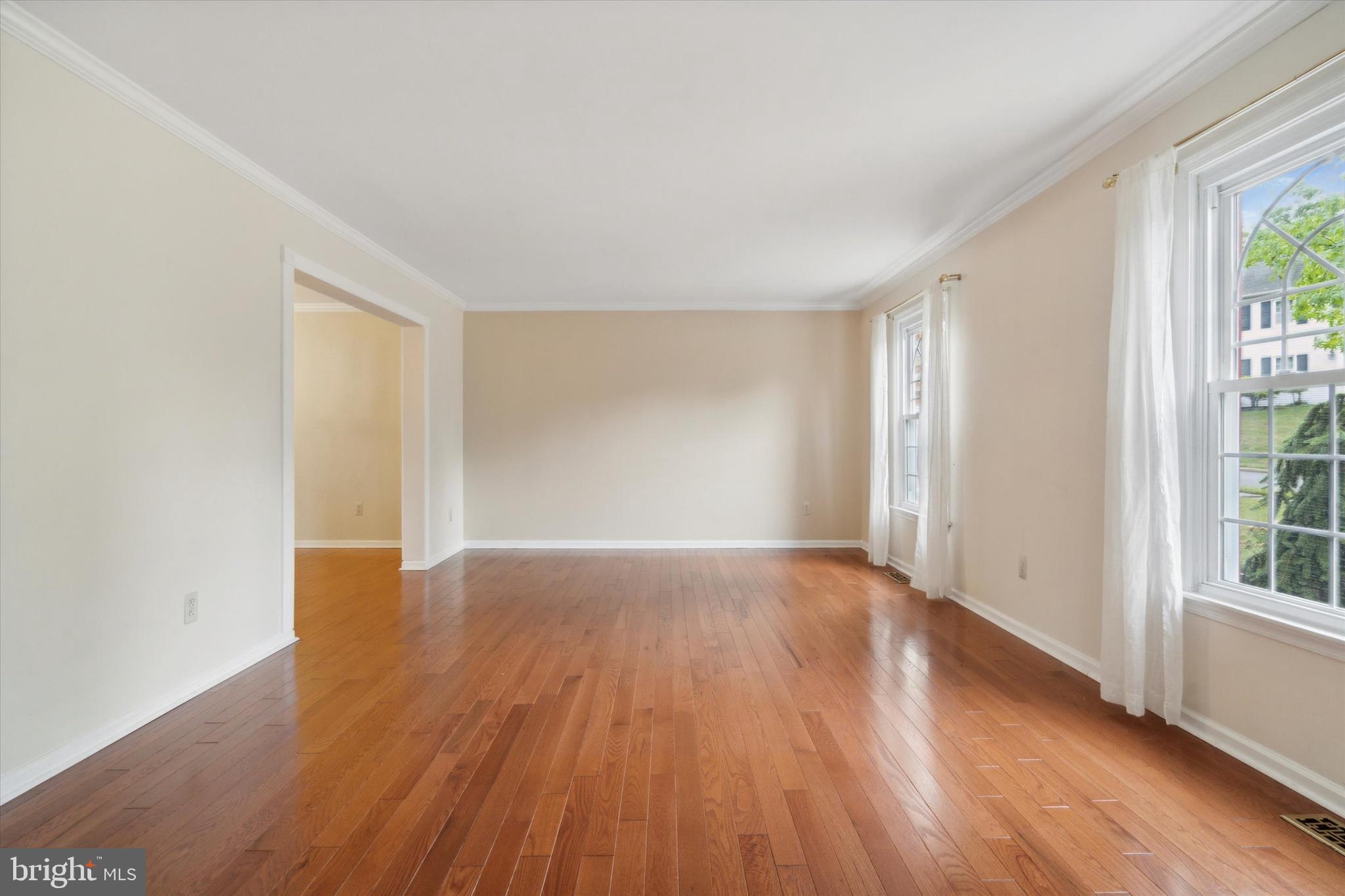 1260 Holly Road Warrington, PA 18976 - Photo 10 of 57 Living room