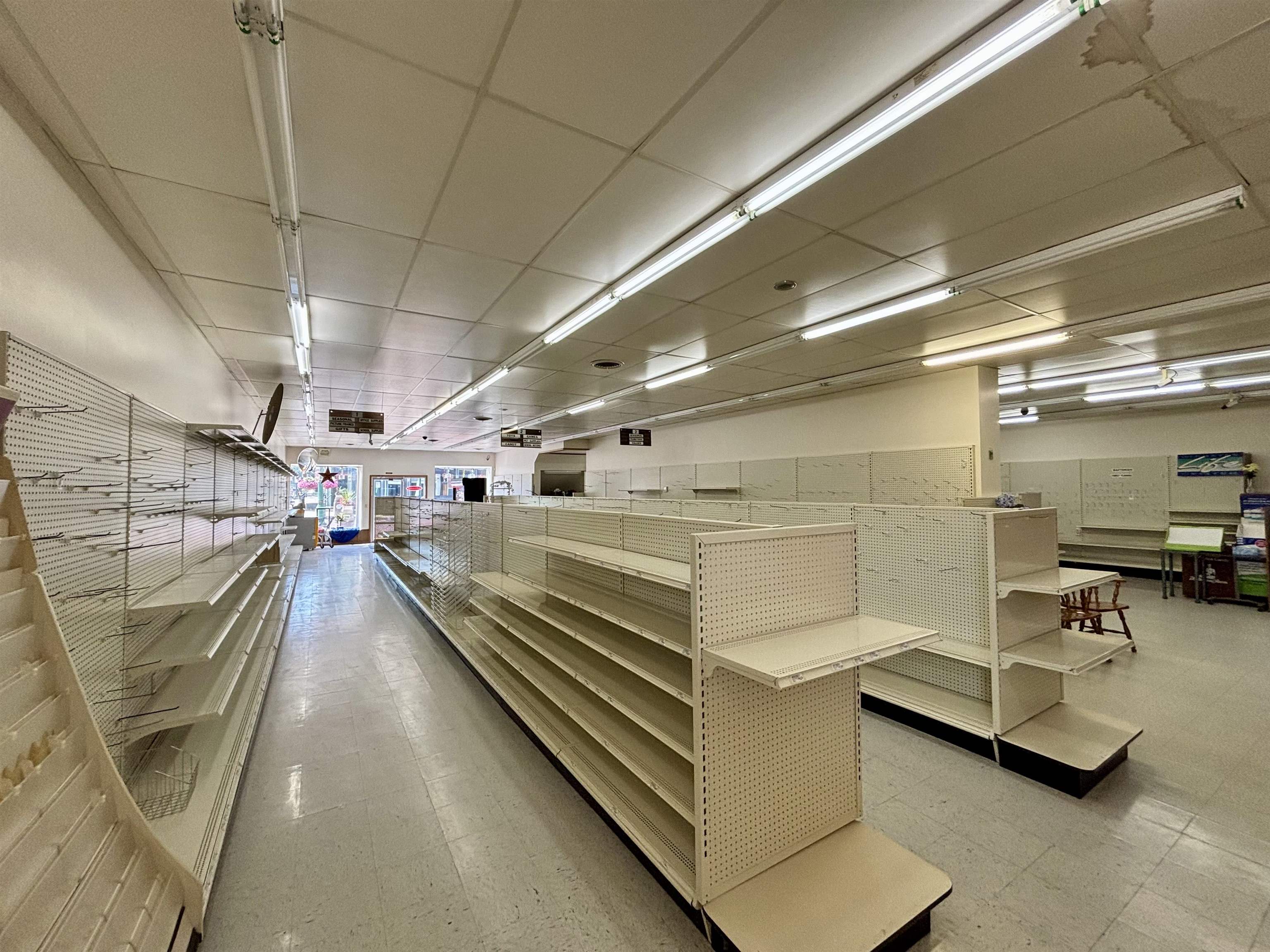 101 West Market Street Mount Carroll, IL 61053 - Photo 5 of 26 a view of a room with gym equipment