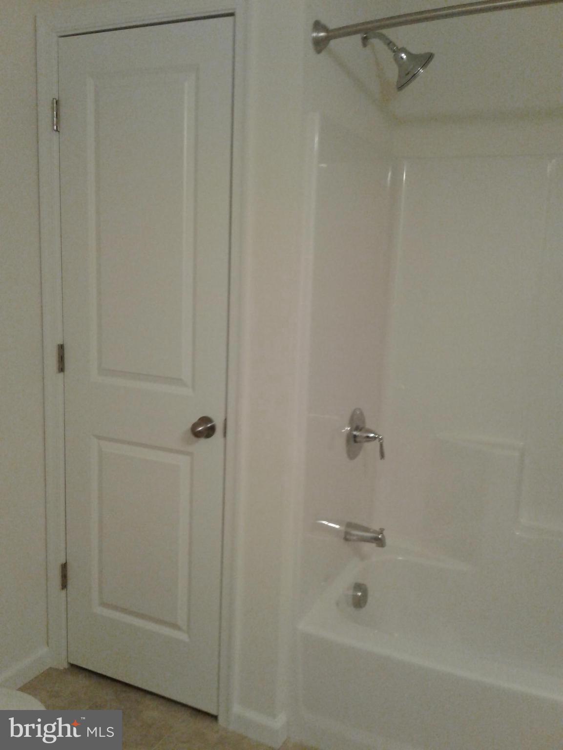 131 Cooper Folly Road Atco, NJ 08004 - Photo 23 of 26 a bathroom with a bathtub