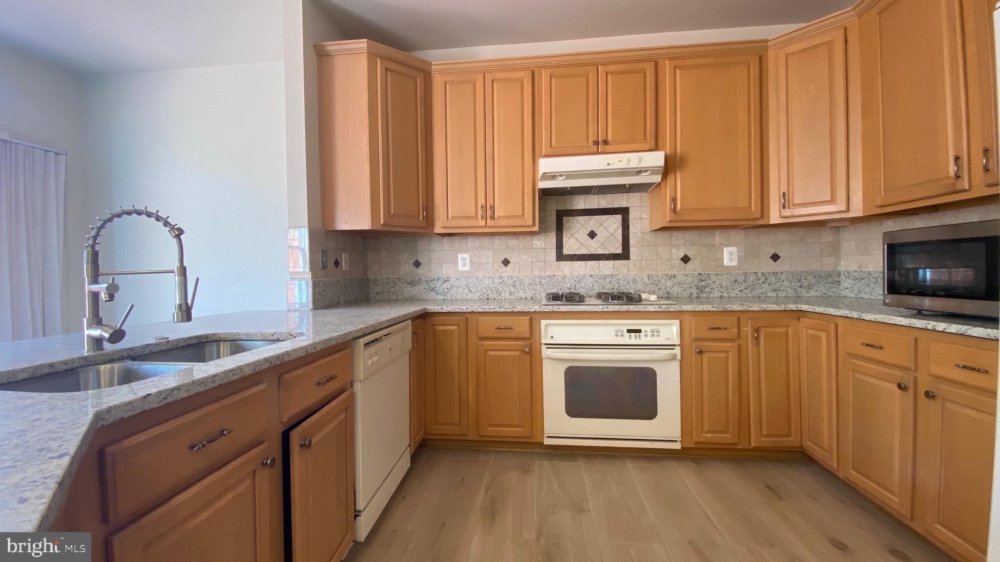 8853 Modano Place Fairfax, VA 22031 - Photo 15 of 32 Close up of the kitchen