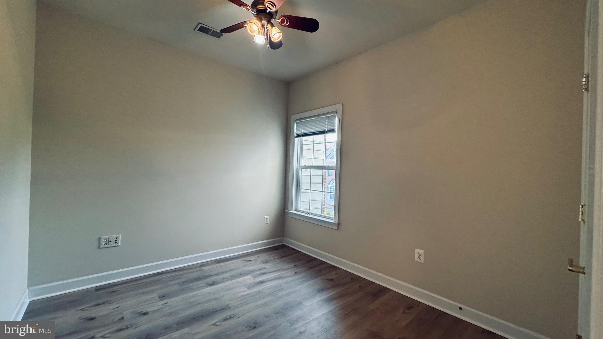 8853 Modano Place Fairfax, VA 22031 - Photo 22 of 32