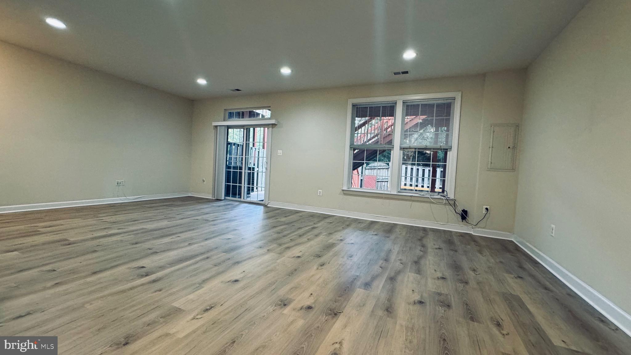 8853 Modano Place Fairfax, VA 22031 - Photo 27 of 32