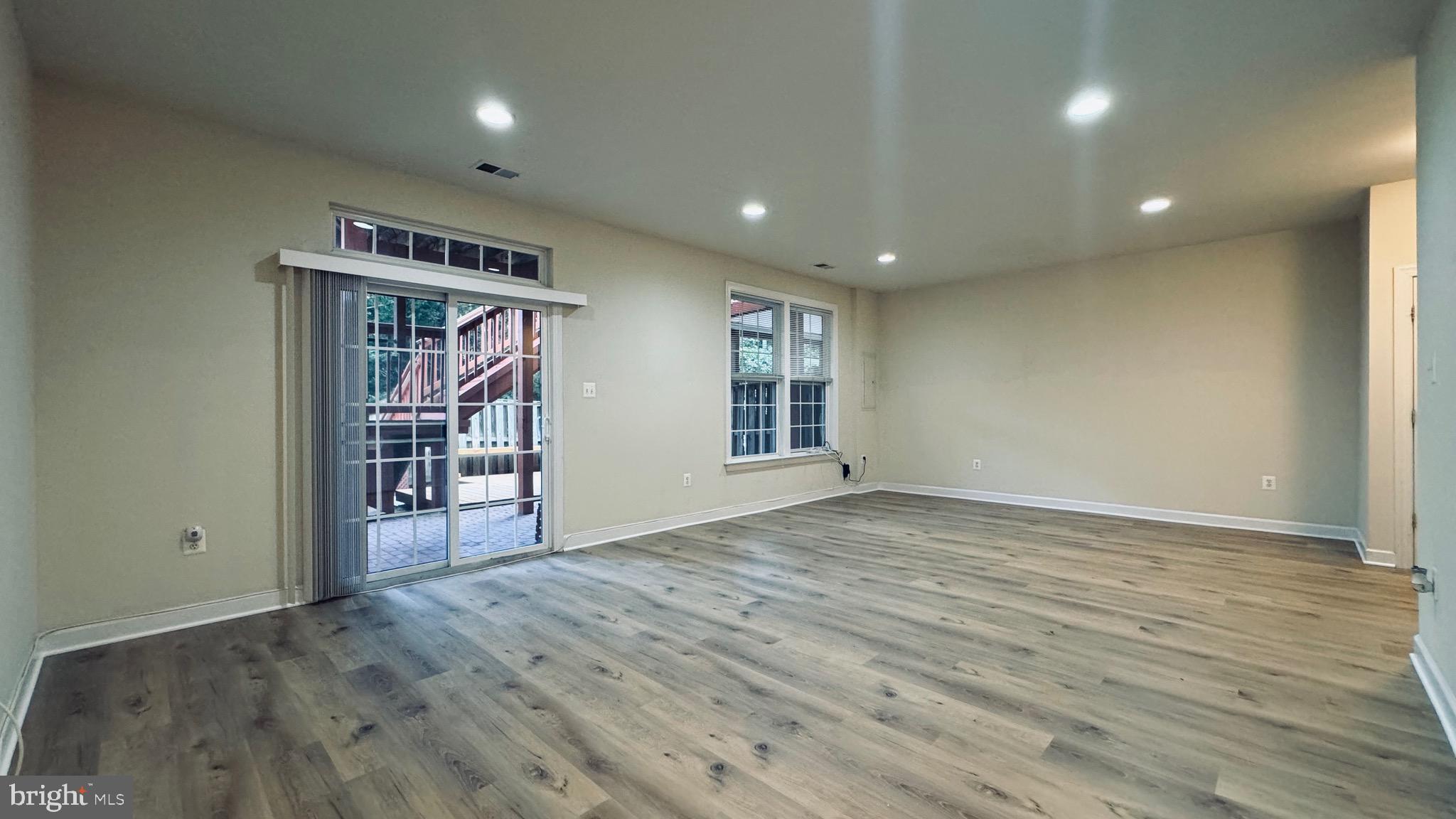 8853 Modano Place Fairfax, VA 22031 - Photo 28 of 32