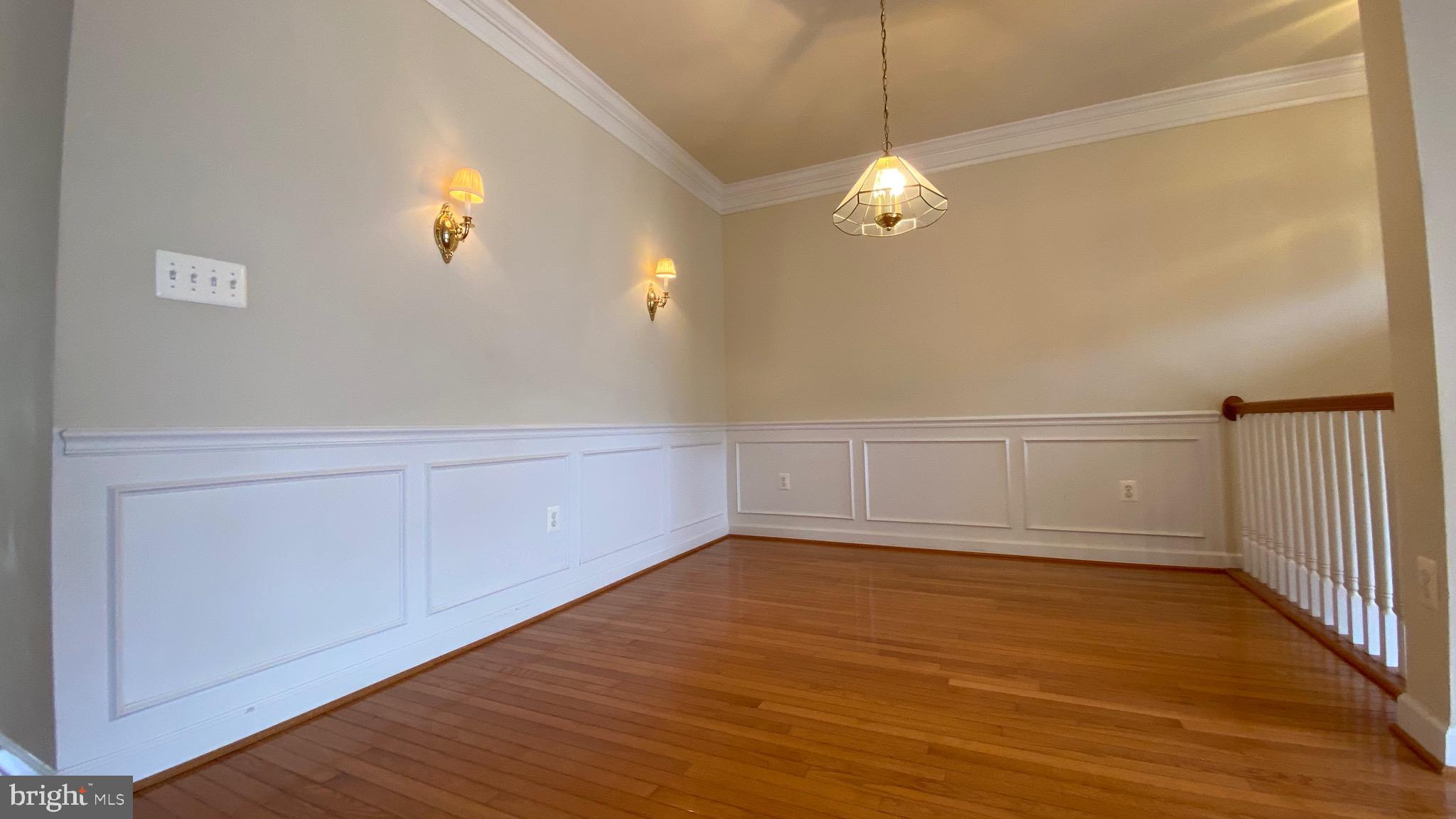 8853 Modano Place Fairfax, VA 22031 - Photo 8 of 32 Dining room