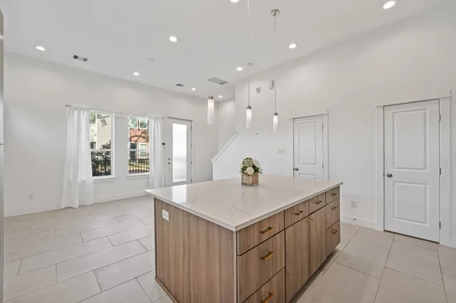 $2,250 | 594 Janisch Road, Houston, TX 77018