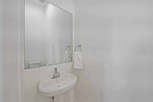 $2,250 | 594 Janisch Road, Houston, TX 77018