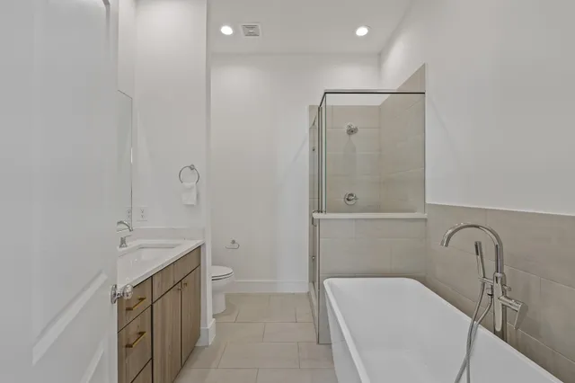 $2,250 | 594 Janisch Road, Houston, TX 77018