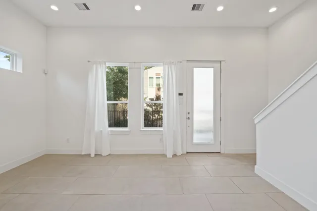 $2,250 | 594 Janisch Road, Houston, TX 77018