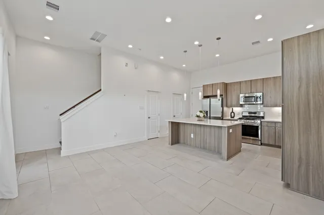 $2,250 | 594 Janisch Road, Houston, TX 77018