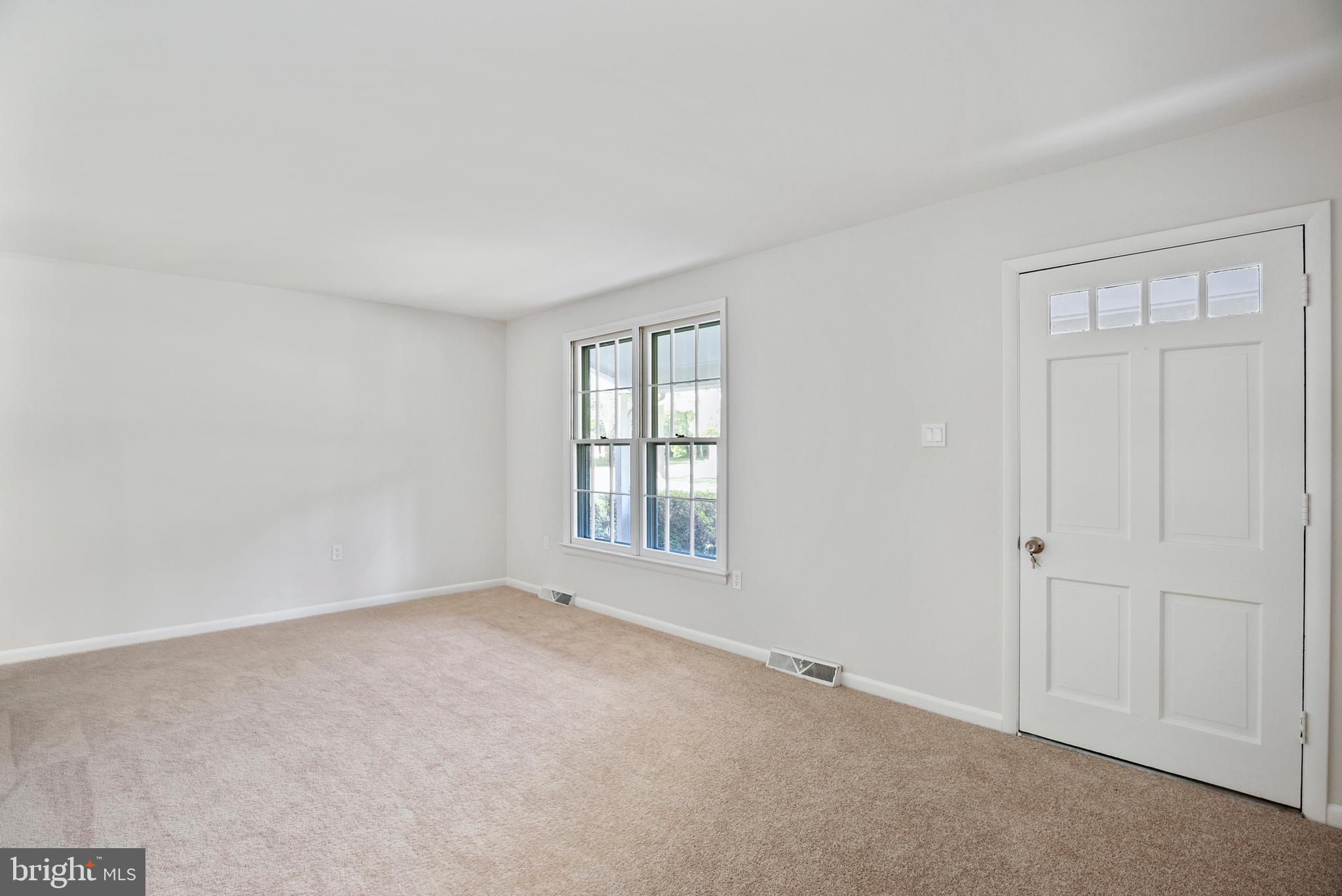 114 Maloney Road Elkton, MD 21921 - Photo 9 of 23 Living Room