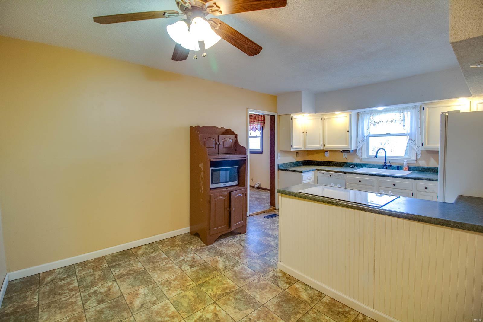 15921 Yates Road Grafton, IL 62037 - Photo 33 of 66