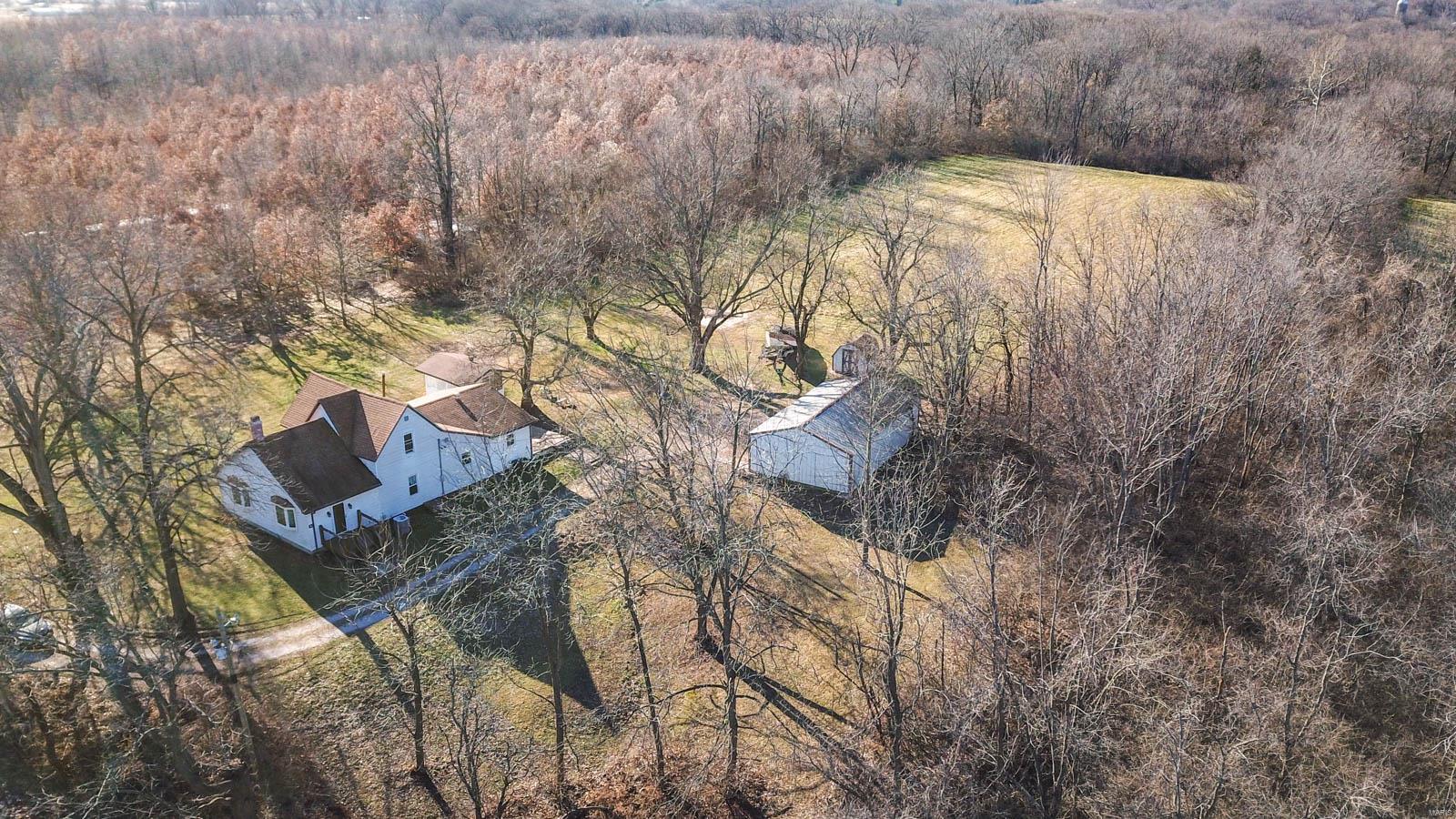 15921 Yates Road Grafton, IL 62037 - Photo 6 of 66