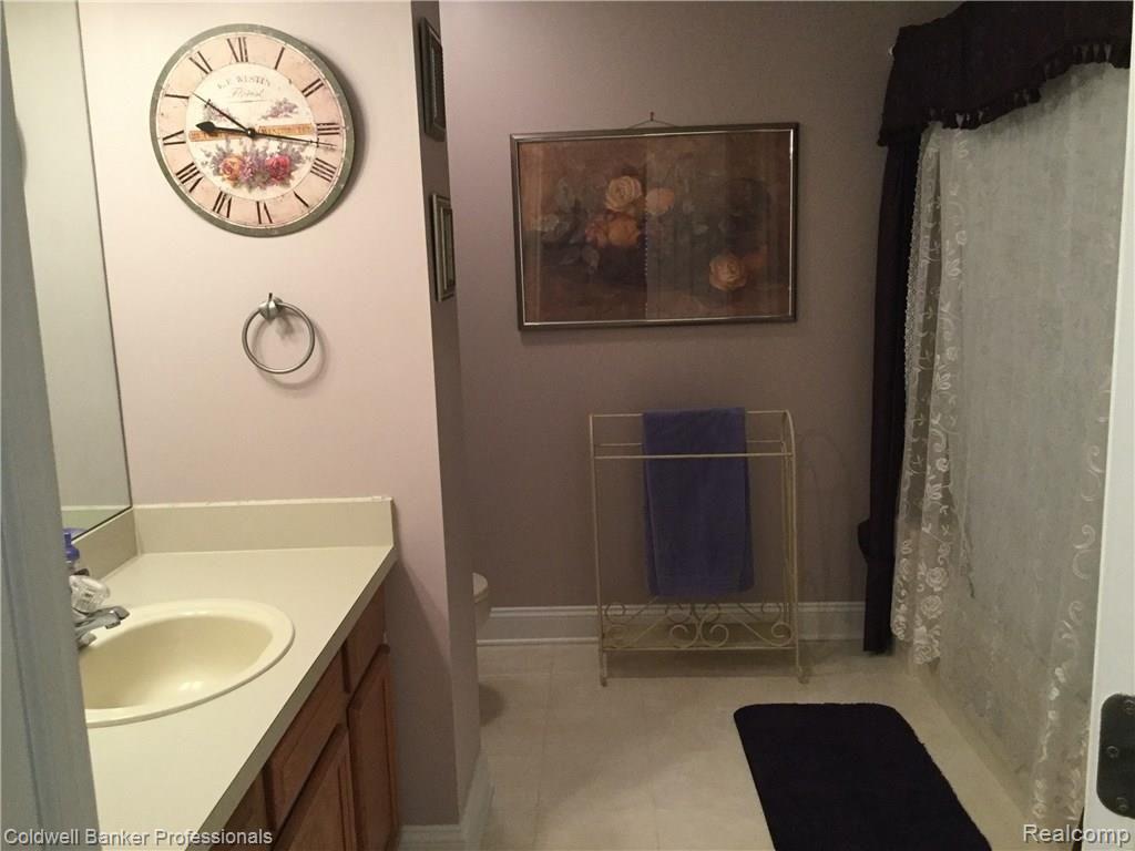2207 Crystal Drive, Unit 20 Rochester Hills, MI 48309 - Photo 14 of 20