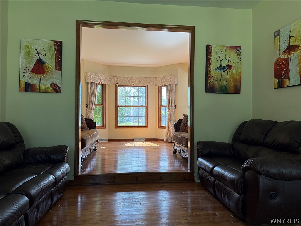 193 Meadow Spring Lane Amherst, NY 14051 - Photo 13 of 47