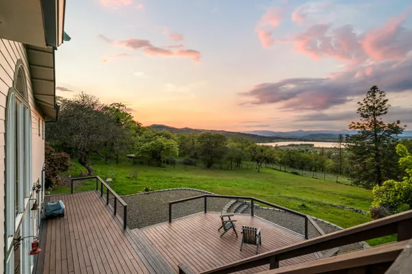 $748,500 | 3850 East Antelope Road, Eagle Point, OR 97524