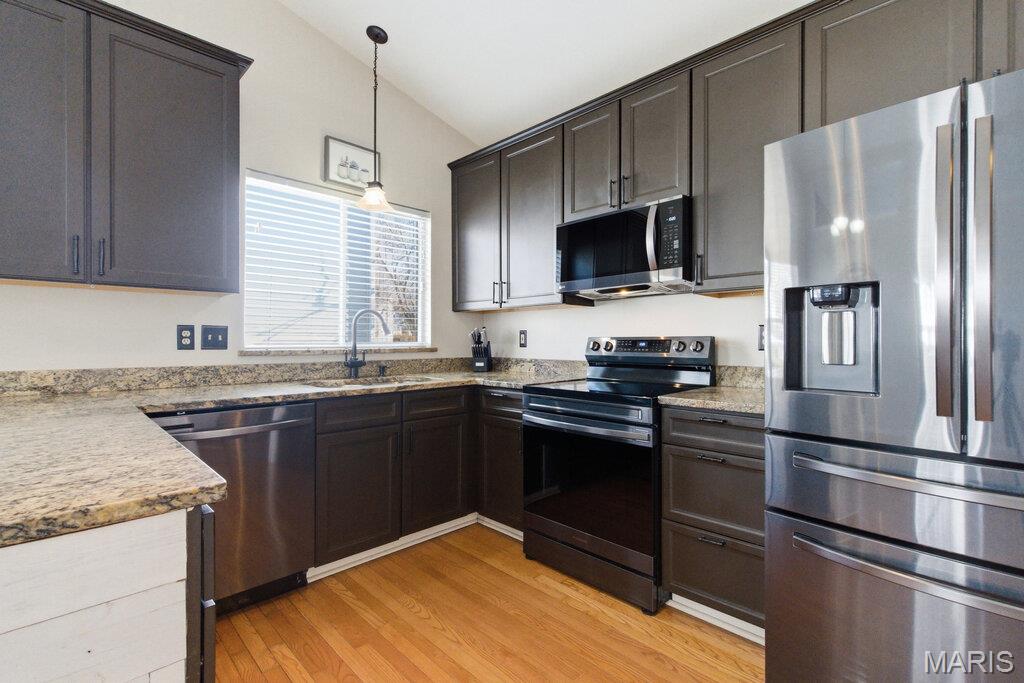 211 Cheval Square Drive Chesterfield, MO 63005 - Photo 2 of 57