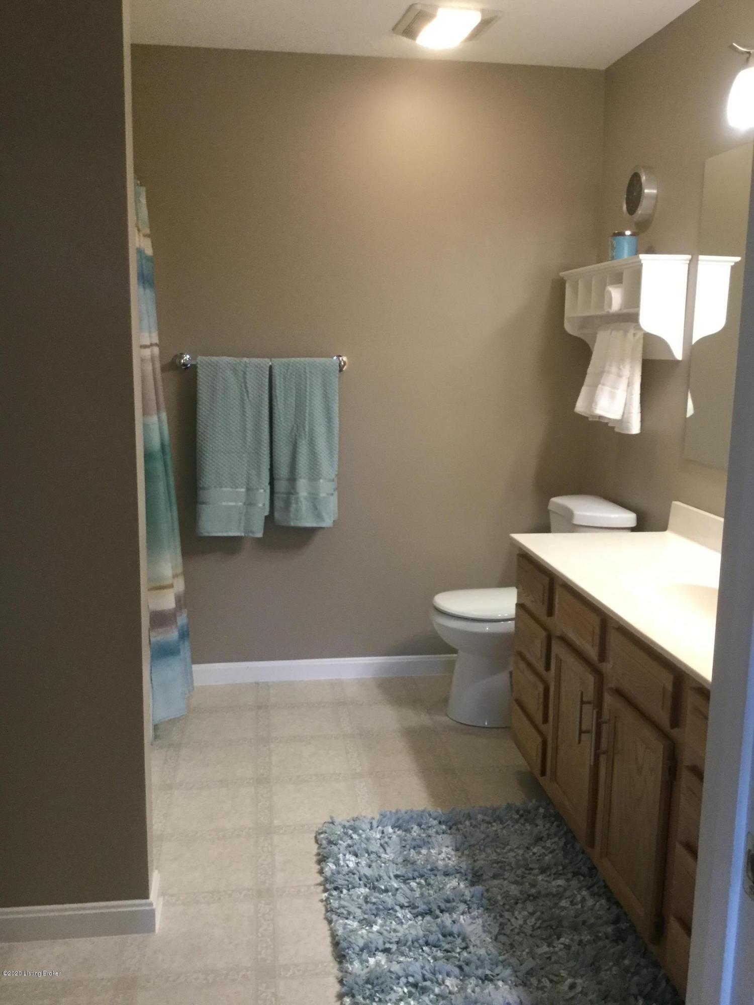 2468 Beech Grv Road Shepherdsville, KY 40165 - Photo 21 of 32 Master Bathroom