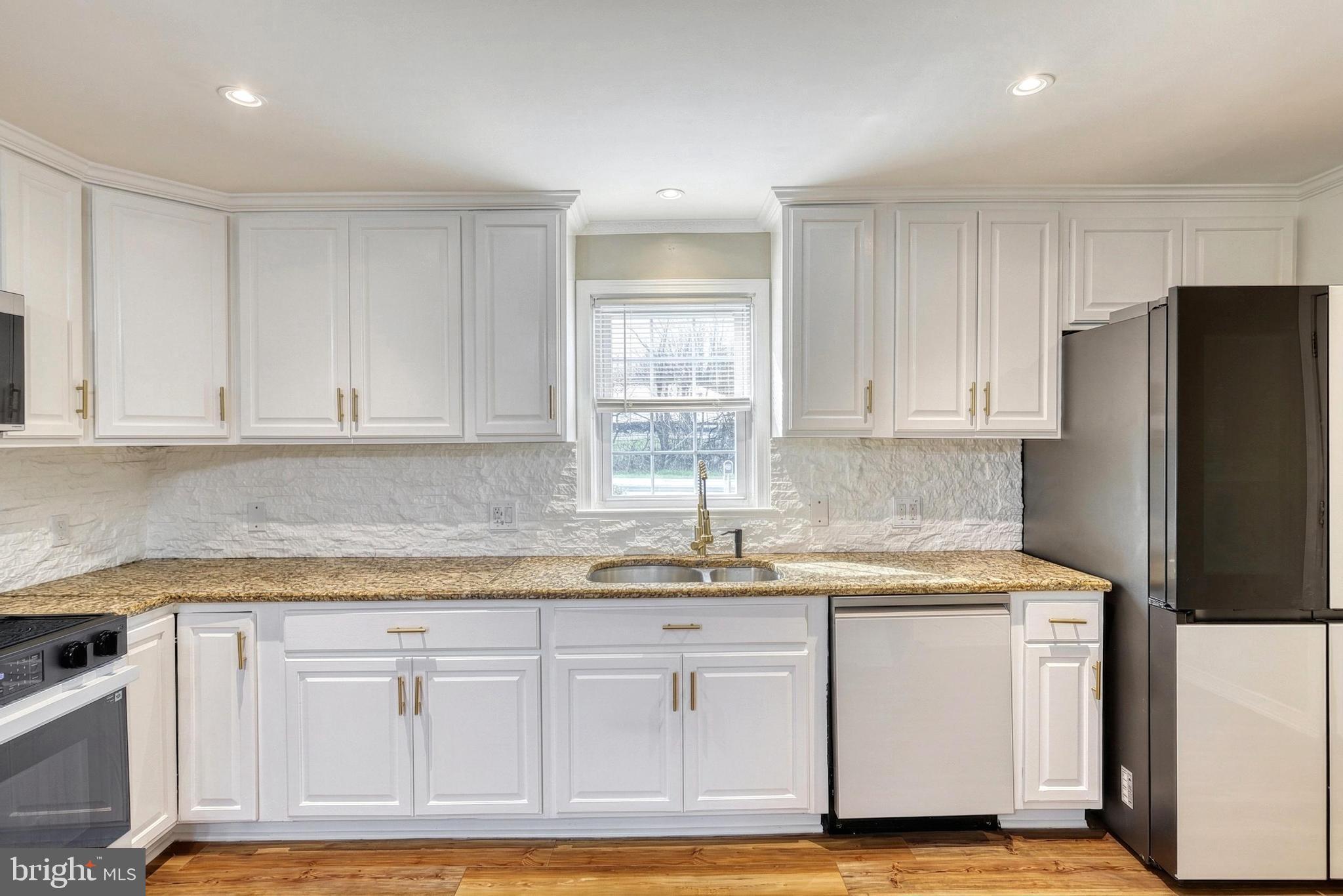 1312 Whiteford Road York, PA 17402 - Photo 15 of 42