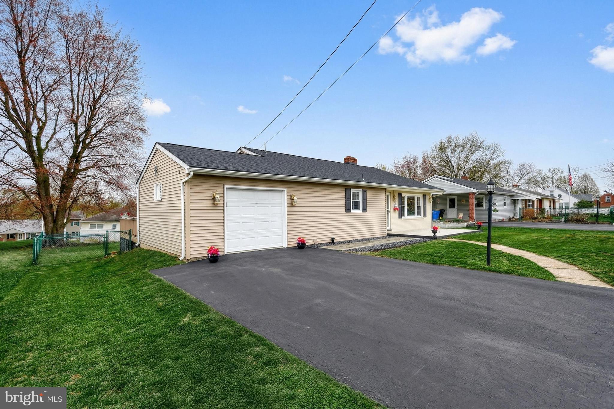 1312 Whiteford Road York, PA 17402 - Photo 7 of 42