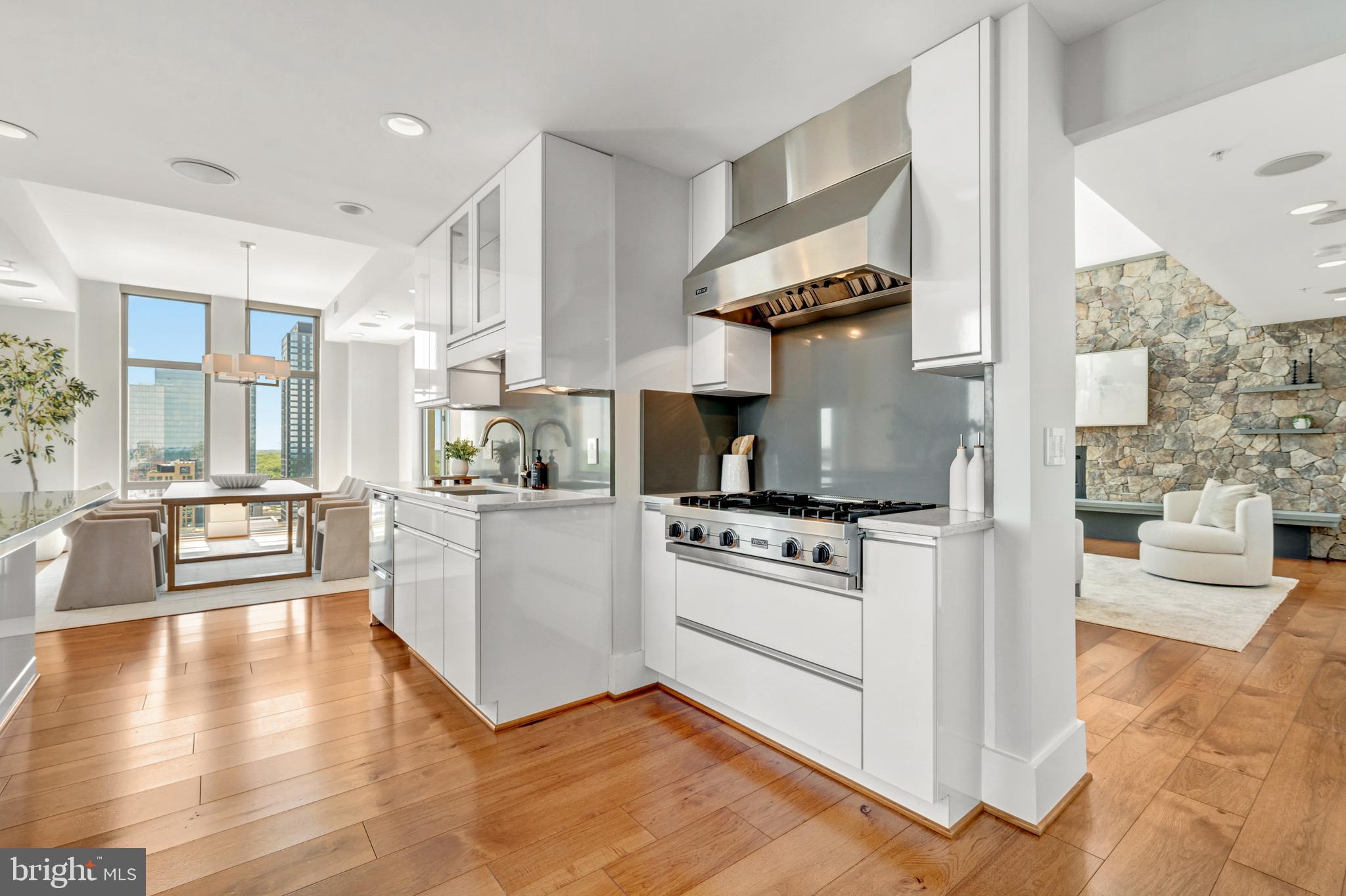 11990 Market Street, Unit 2112 Reston, VA 20190 - Photo 13 of 92 Kitchen