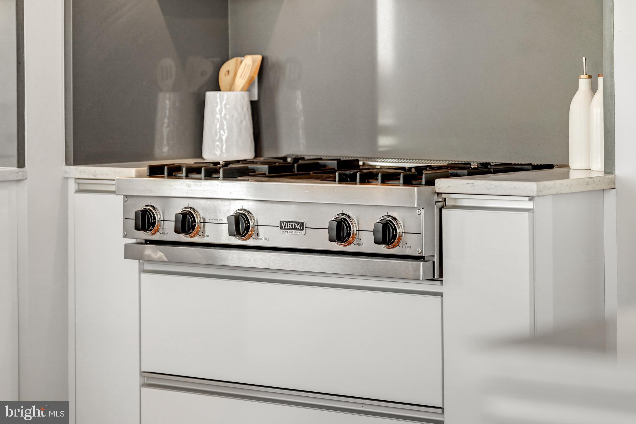 11990 Market Street, Unit 2112 Reston, VA 20190 - Photo 17 of 92 a close view of kitchen appliances