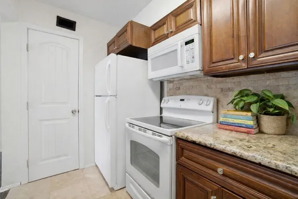 $1,150 | 12500 Melville Drive, Unit 231C, Montgomery, TX 77356