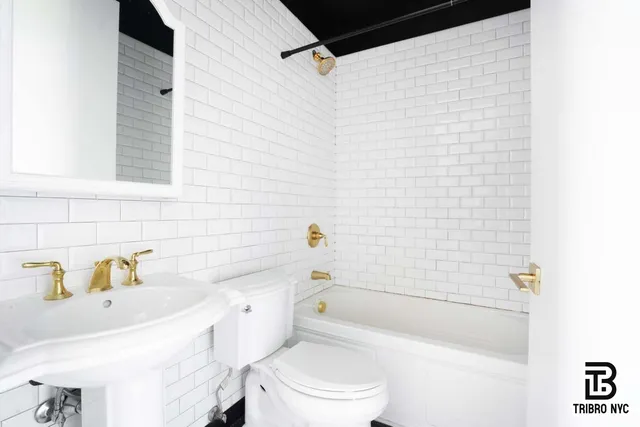 $3,900 | 489 Washington Avenue, Unit 2E | Clinton Hill