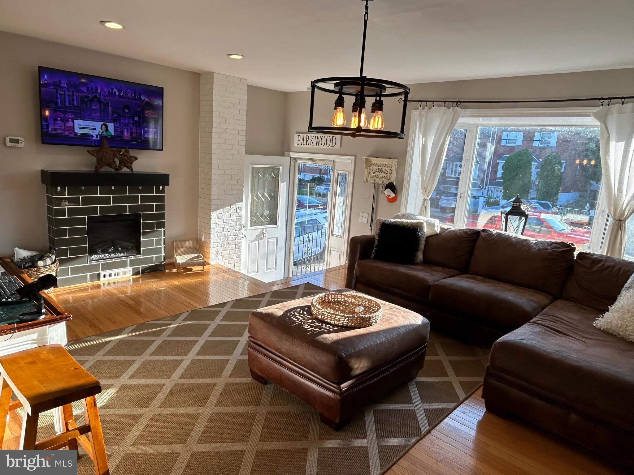 12854 Medford Road Philadelphia, PA 19154 - Photo 4 of 43 Gallery Image 4