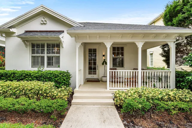 $795,000 | 219 New Haven Boulevard, Jupiter, FL 33458