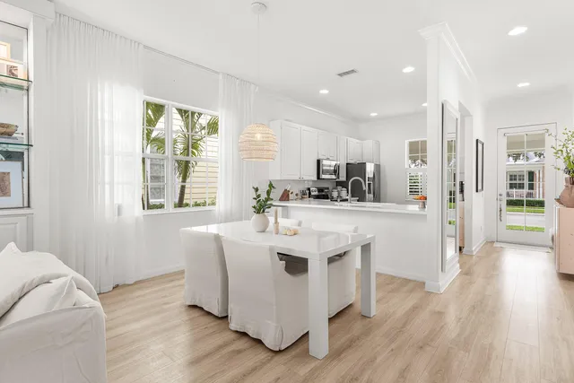 $795,000 | 219 New Haven Boulevard, Jupiter, FL 33458