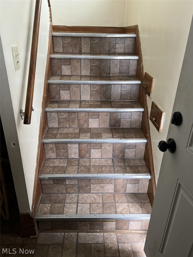 6815 Snow Road Parma, OH 44129 - Photo 11 of 19