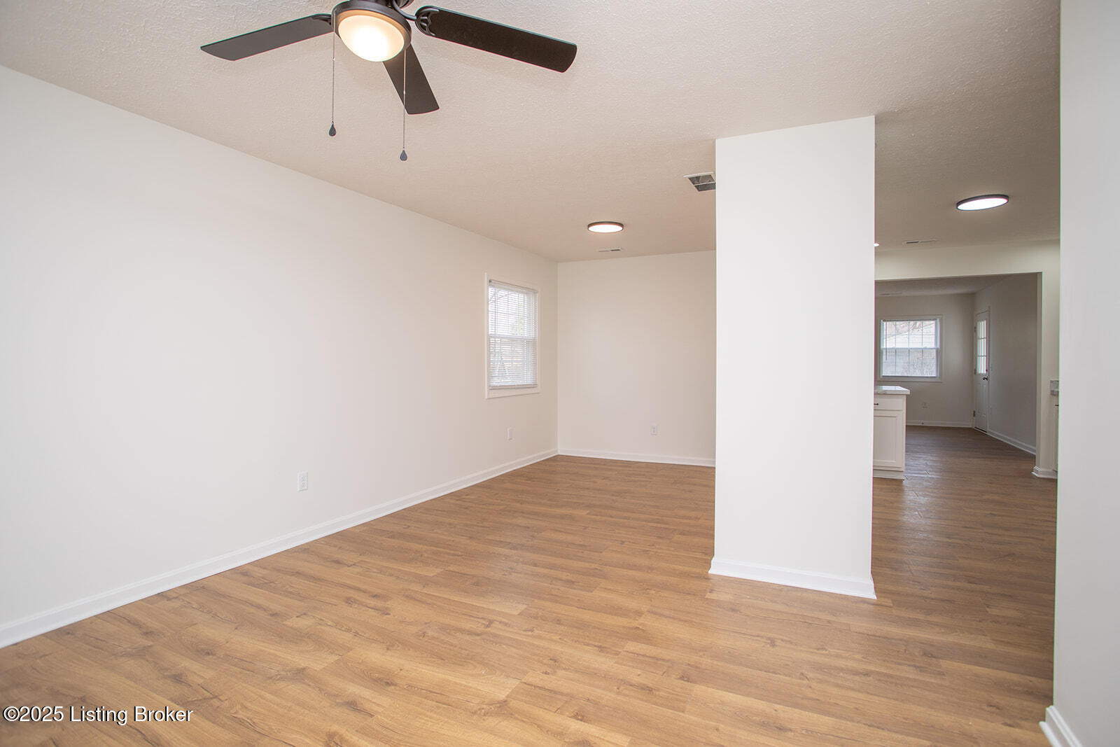 3833 Jupiter Road Louisville, KY 40218 - Photo 7 of 46 176A9203
