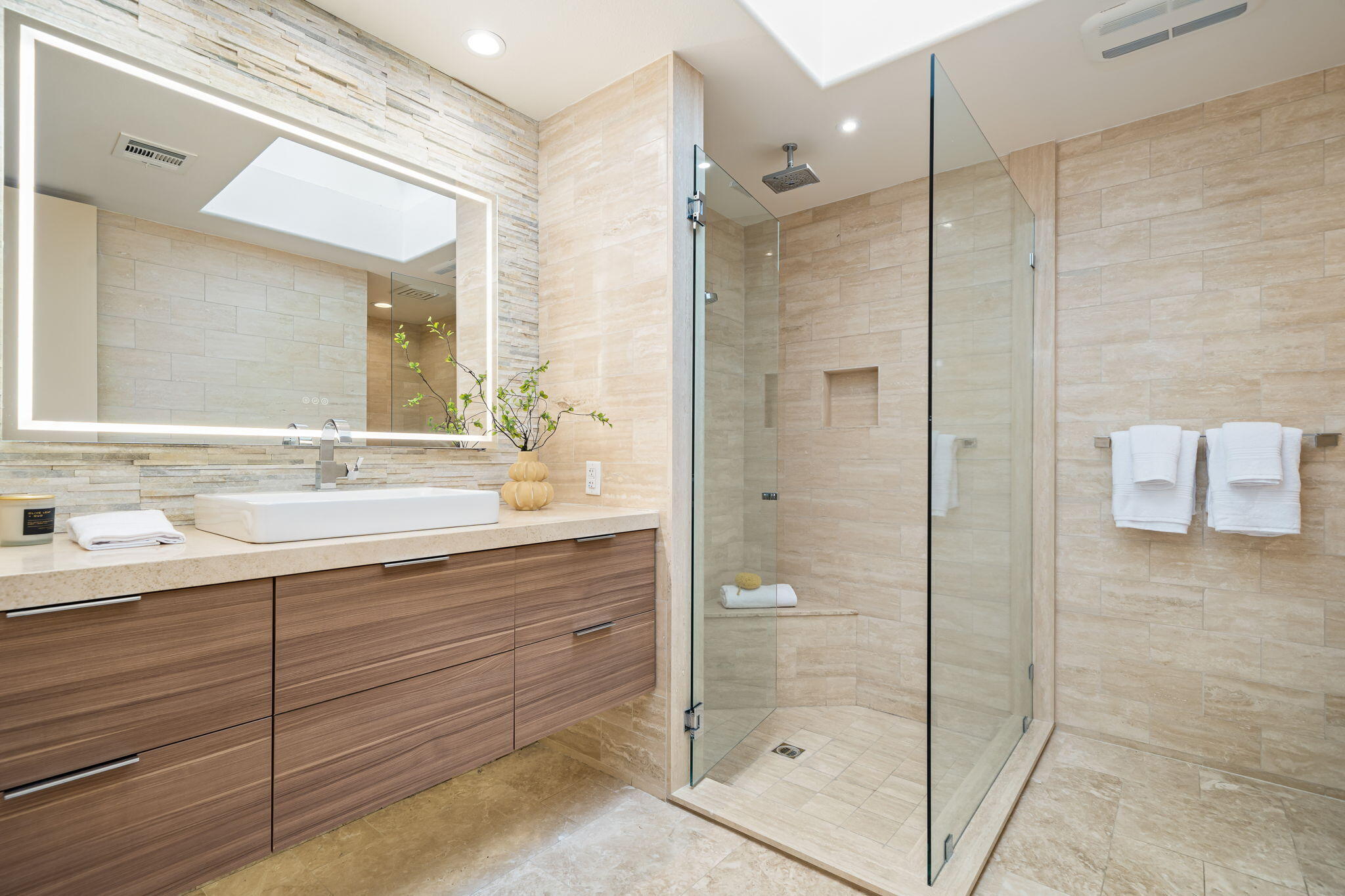 74 Mayfair Drive Rancho Mirage, CA 92270 - Photo 34 of 64 Primary ensuite #2