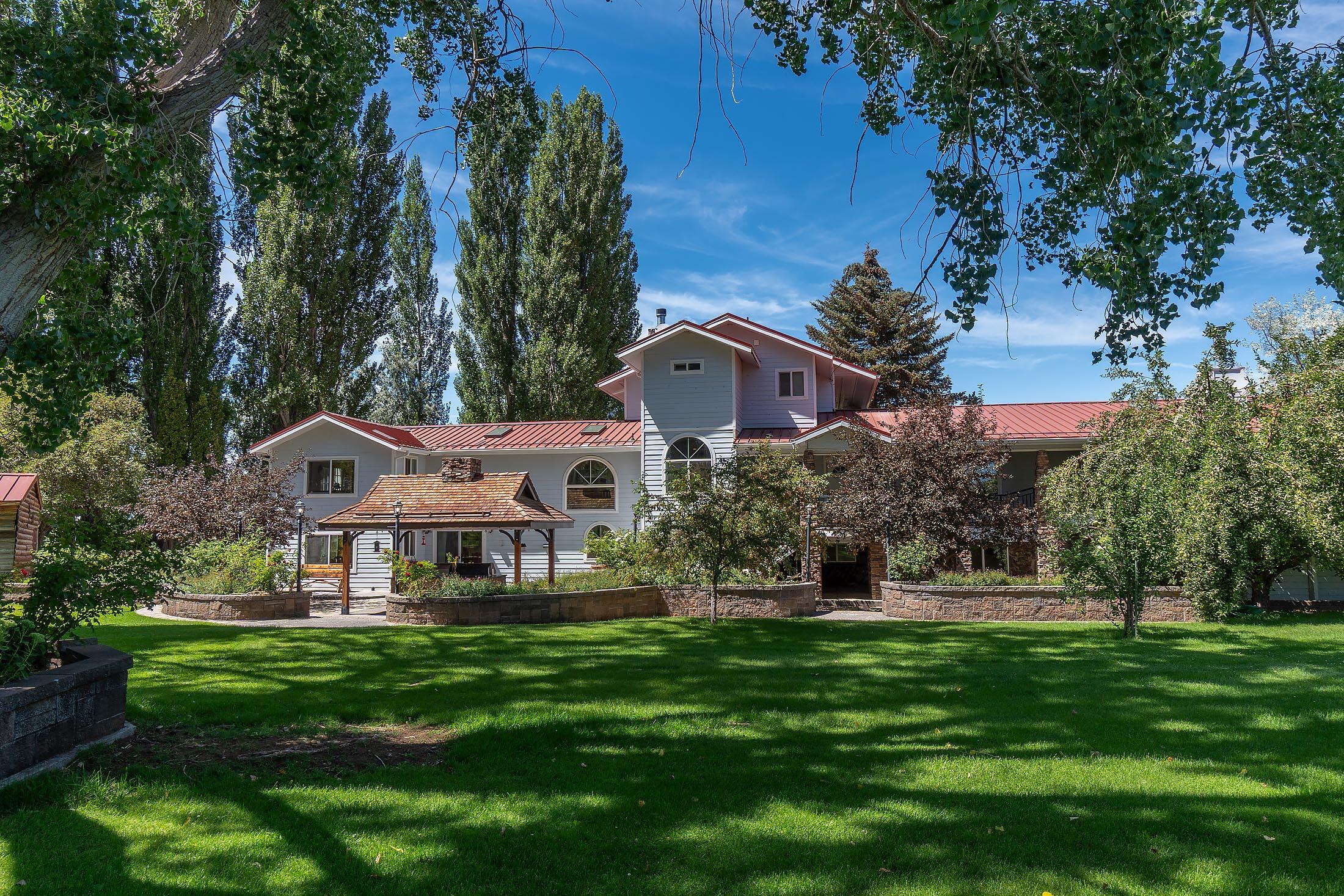 59047 Old Lake Road Christmas Valley, OR 97641 - Photo 6 of 55 Serene looking back yard view of home