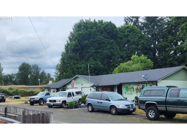 a house view with a outdoor space