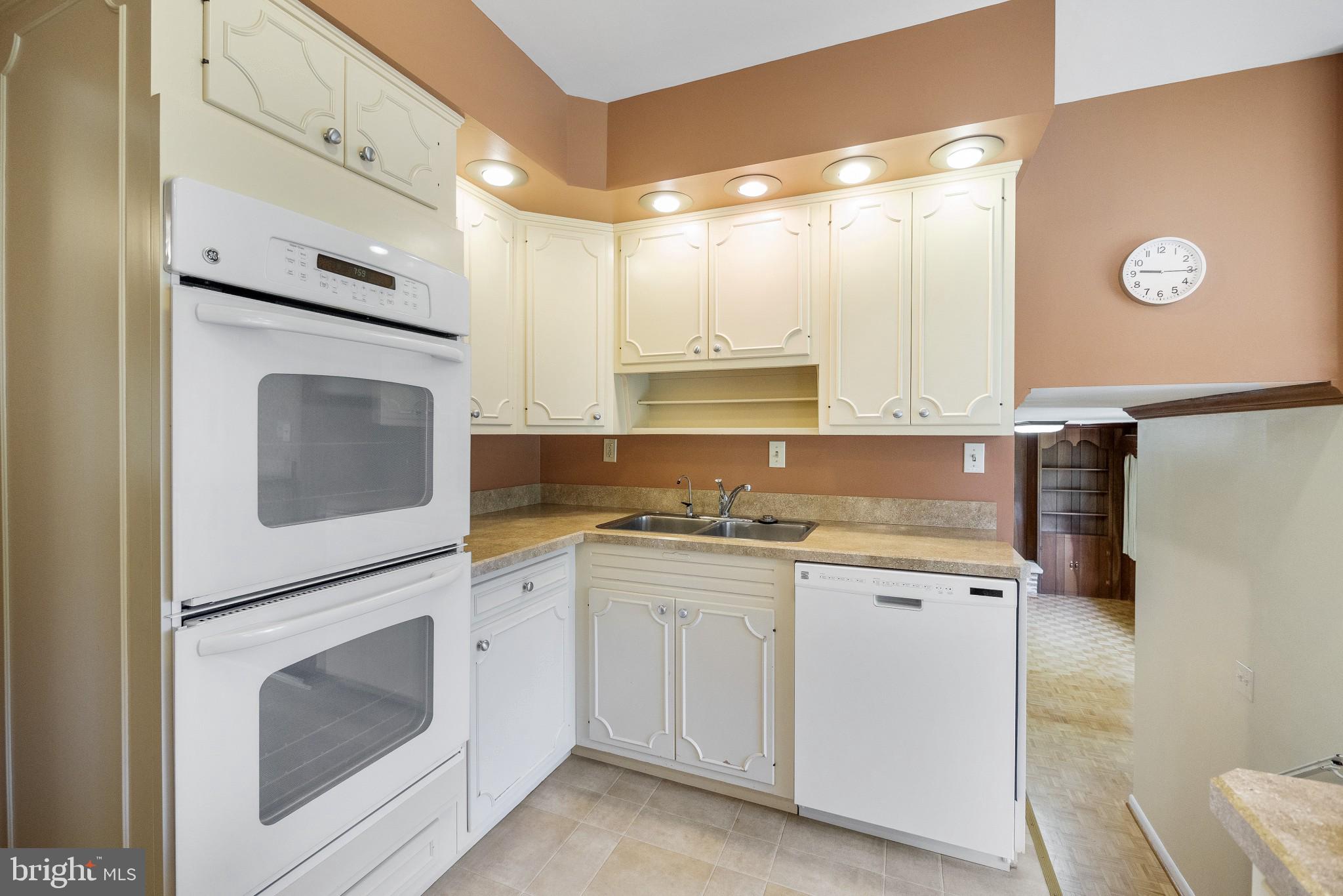 2320 Parallel Lane Silver Spring, MD 20904 - Photo 17 of 34 Kitchen