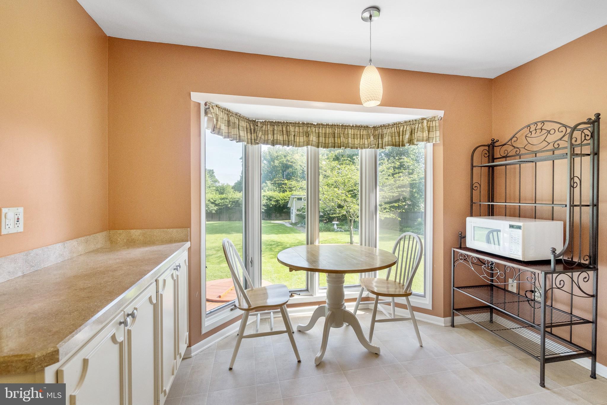 2320 Parallel Lane Silver Spring, MD 20904 - Photo 18 of 34 Breakfast Area