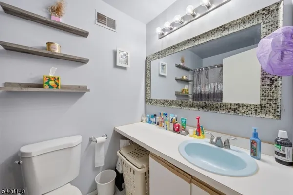 $349,900 | 58 Woods Edge Drive, Succasunna, NJ 07876