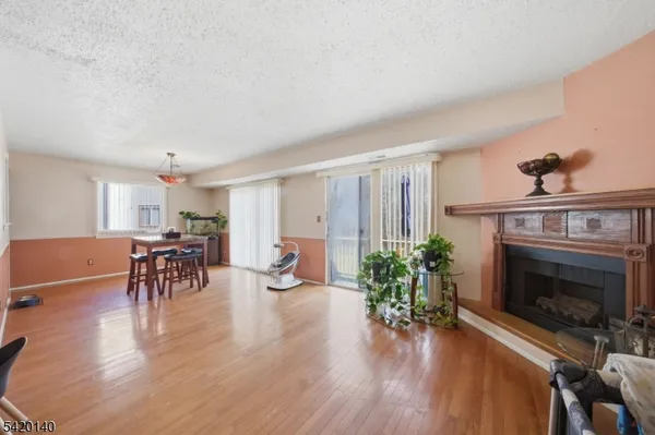 $349,900 | 58 Woods Edge Drive, Succasunna, NJ 07876