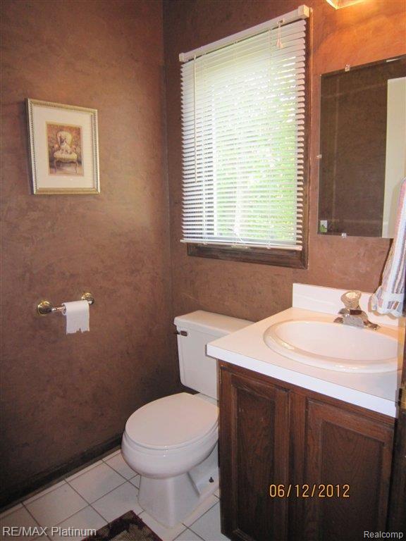 5453 North Tipsico Lake Road Holly, MI 48442 - Photo 14 of 25 TIPSICO HALF BATH.jpg