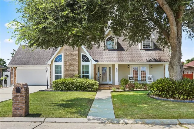 $425,000 | 3632 Lake Lynn Drive, Gretna, LA 70056