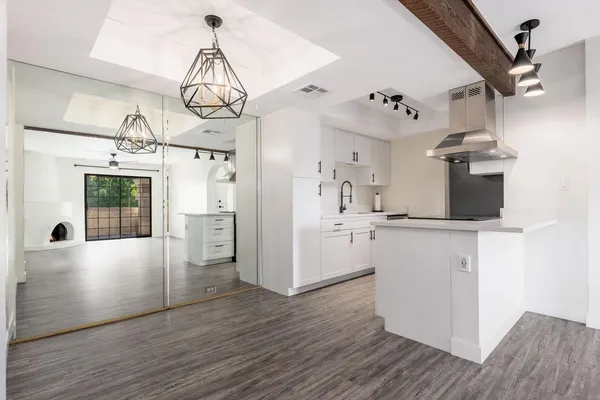 $1,350 | 7557 North Dreamy Draw Drive, Unit 219, Phoenix, AZ 85020
